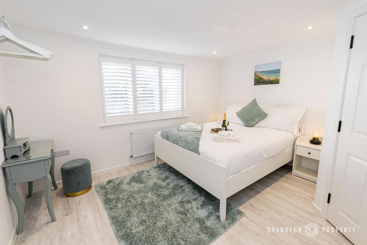 Driftwood By Grandeur * Bournemouth